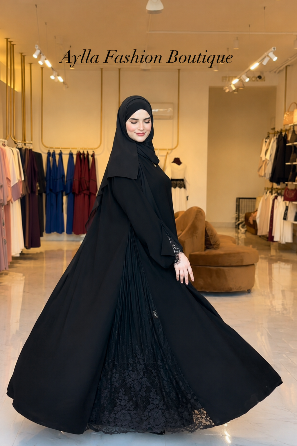 عباية سوداء حبر كويتي بتفاصيل الدانتيل الفرنسي