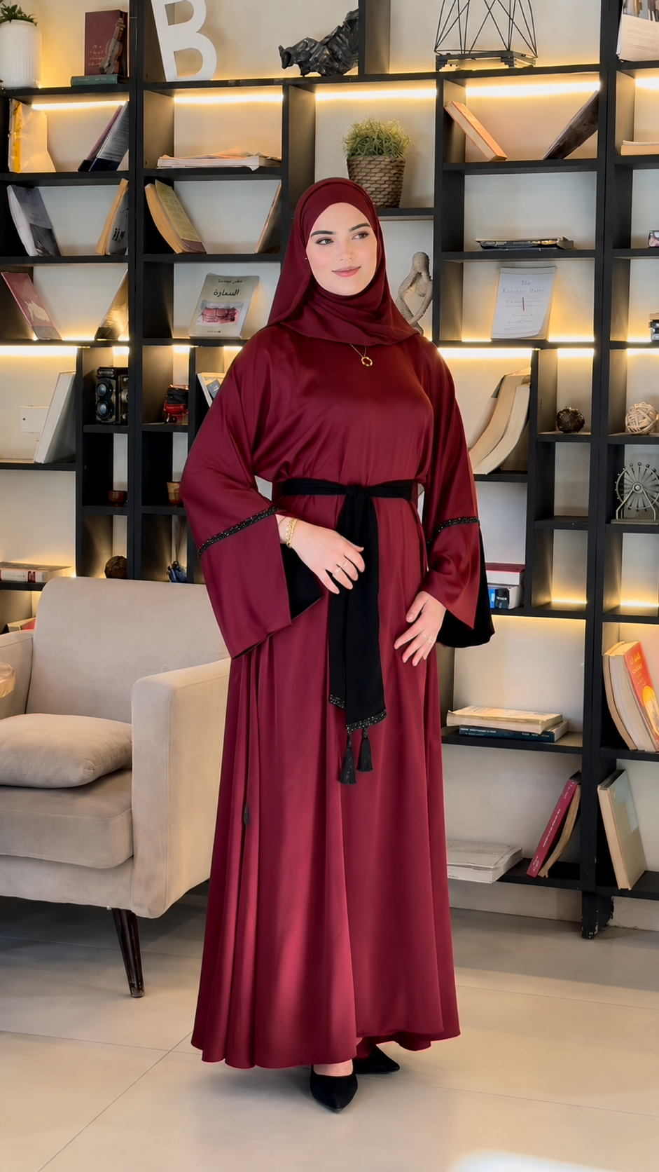 عباية حرير أسود فحمي