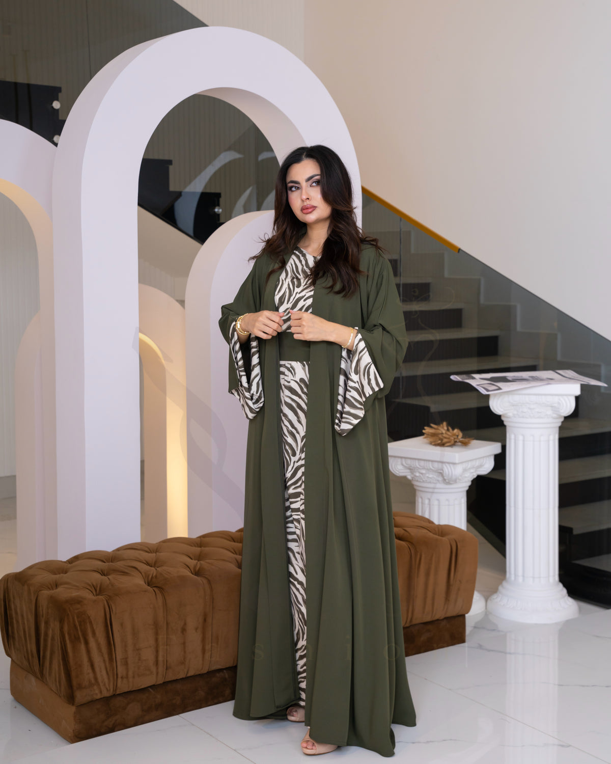 طقم عباية Zebra باللون الزيتوني – قطعتين