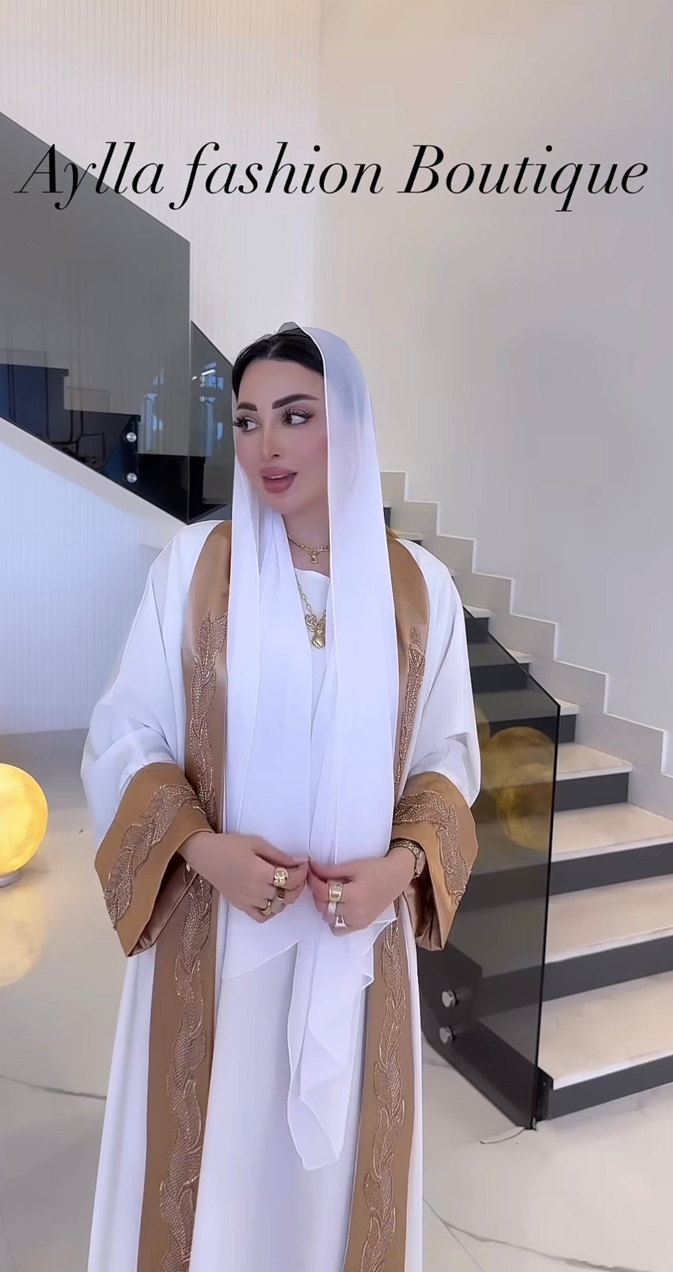 عباية حبر كويتي أبيض بستان ذهبي وشك خرز فاخر